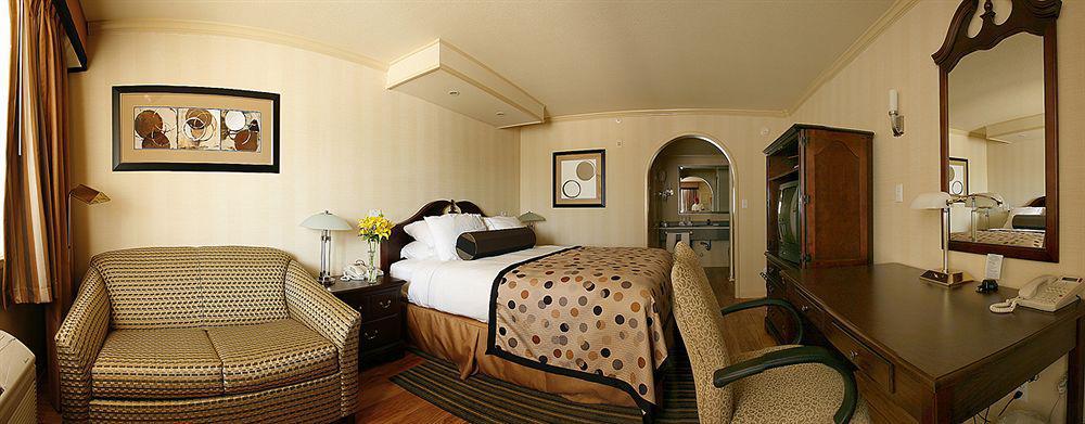 Hotel Strata Mountain View Quarto foto